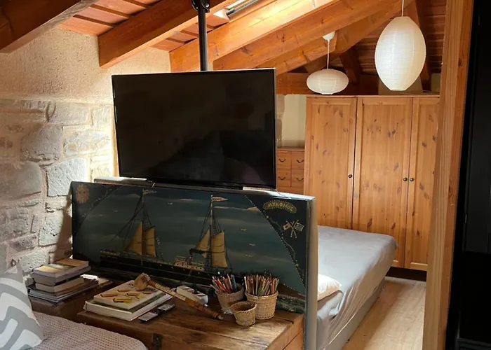 Beautiful 2Nd Floor Penthouse For Young Travelers