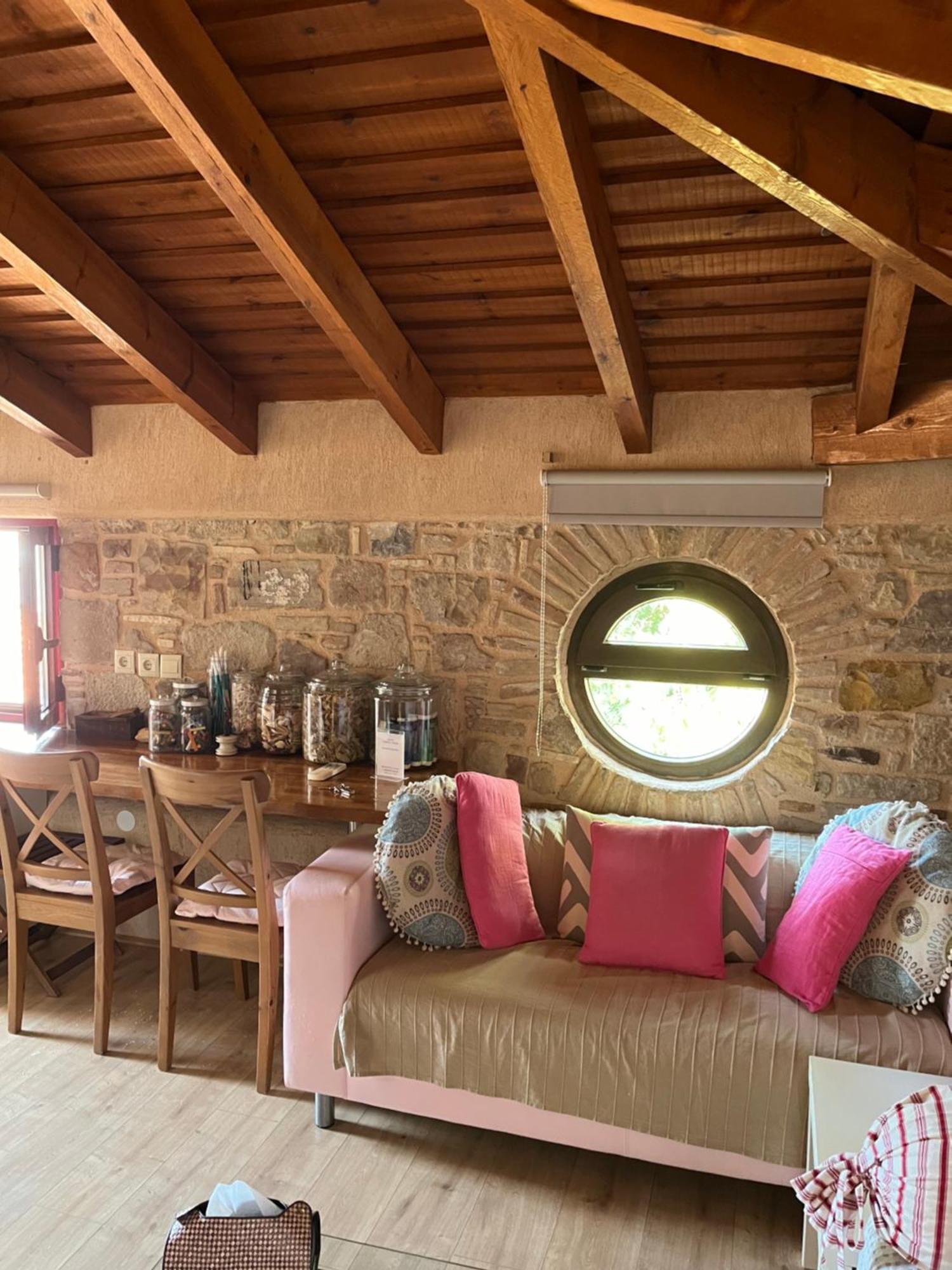 Beautiful 2nd Floor Penthouse For Young Travelers * Chios Town